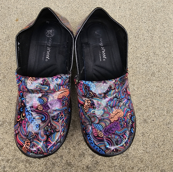 Easy Works by East Street Women’s Laurie Clog - Picture 2 of 6